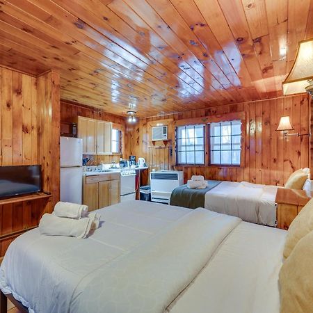 Apartmán Cozy Laconia Studio With Pool Access - 2 Mi To Lake! Exteriér fotografie
