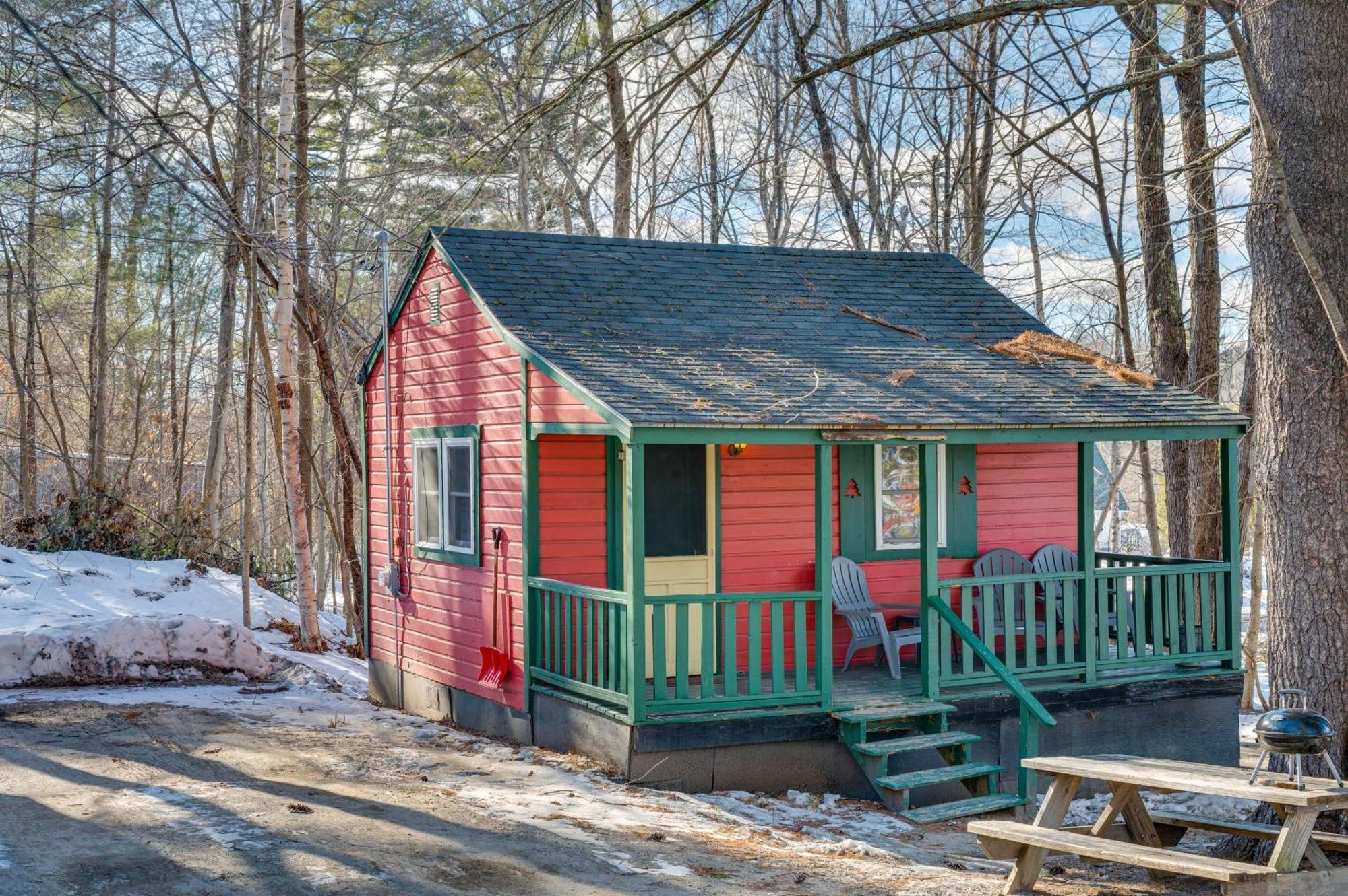 Apartmán Cozy Laconia Studio With Pool Access - 2 Mi To Lake! Exteriér fotografie